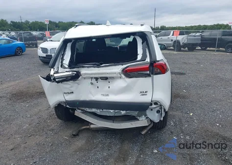 2019 Toyota Rav4 Xle z USA, uszkodzony, nr VIN 2T3P1RFV1KW030366